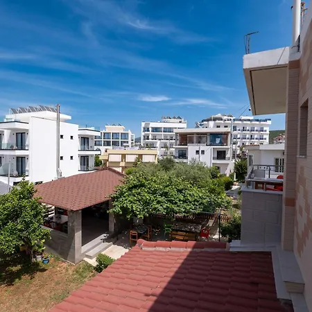 Ylli Gjika Гостевой дом 3*