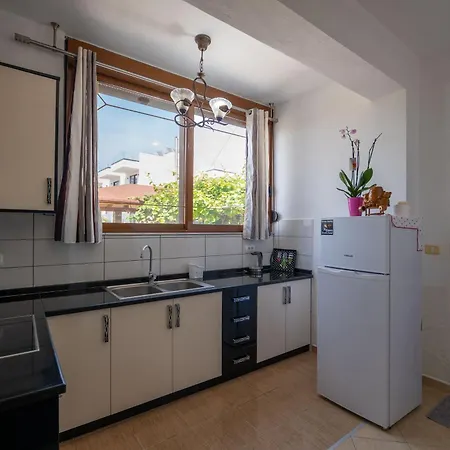 Ylli Gjika 3* Ксамил