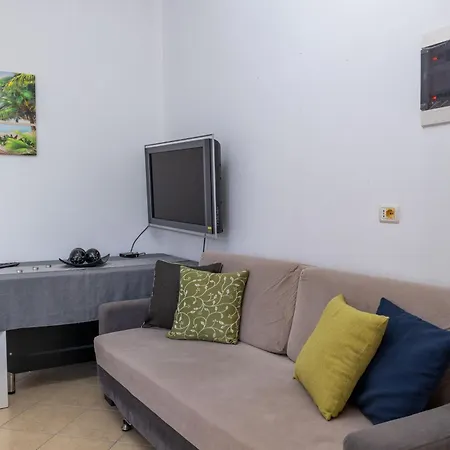 Ylli Gjika 3* Ксамил