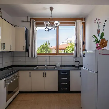 Konukevi Ylli Gjika Ksamil