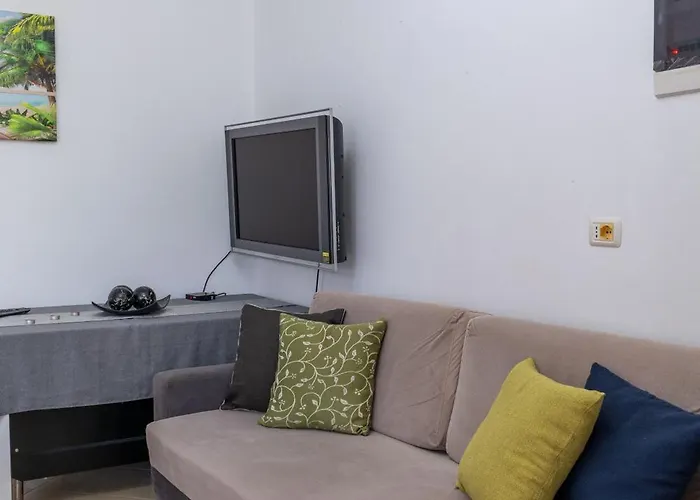 Ylli Gjika 3* Ksamil